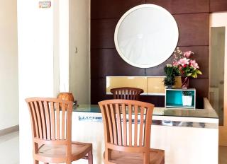 RedDoorz near UNESA Citraland Surabaya - 2