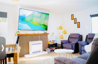 Bounty Family Retreat - Close to CBD and Airport - 9