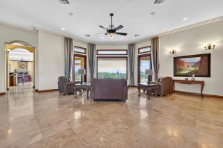 Luxurious Tuscan-style Villa with magnificent panoramic views - 4