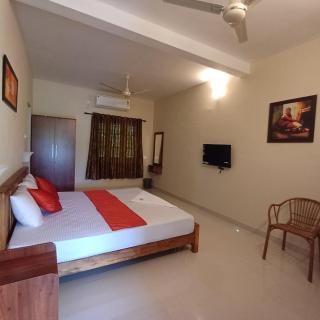 Lake Park Poovar - 0