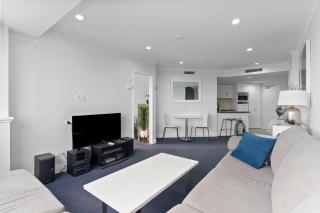 Skyline on Byron - Takapuna Views Apartment - 5