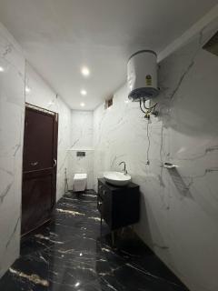 Hotel Holy Ganga - 2