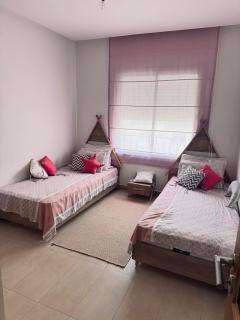 Beautiful Modern 2BR with Living Room - 4