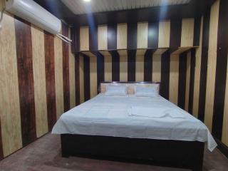 Hotel O Golden Stay Inn - 1