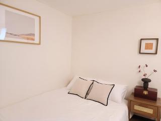 Shinchon Station 2BR Spacious Apartment - 9