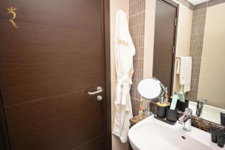 Elegant Waterfront 1BR Suite -Al Raha - 1