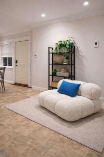 Private 2BR Suite in Vancouver West Side House - 3