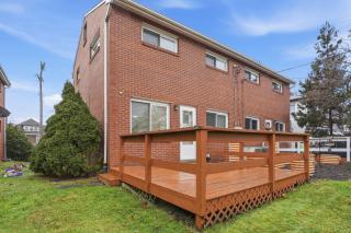 Modern 3BR Townhome in Mt. Lebanon | Garage + Easy City Access - 5