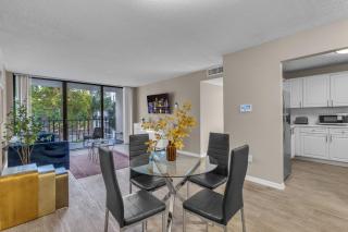 Stylish 2BR in Norht Miami with Free Parking - 8