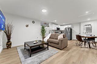 2-bedroom suite close to Amenities and Airport - 9