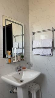 The Moonridge Retreat - 4