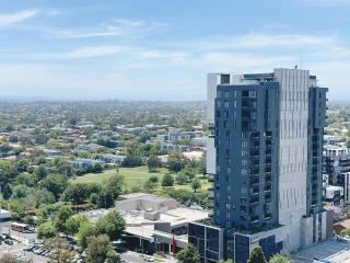 Modern 2BR Unit in Whitehorse With Free Parking - 8