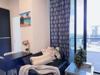 Modern 2BR Unit in Whitehorse With Free Parking - 6