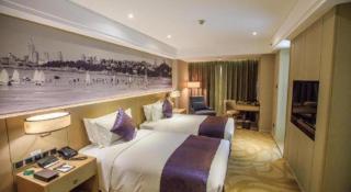 Sky World Hotel Qingdao - 3