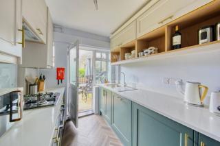 2 bed flat - SW London with parking - 9