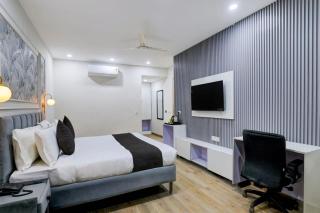 Townhouse Oak Sector 18 Metro Station Formerly Raasha Inn - 3