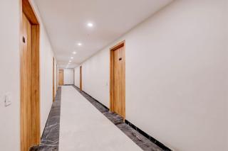 Townhouse Oak Sector 18 Metro Station Formerly Raasha Inn - 1