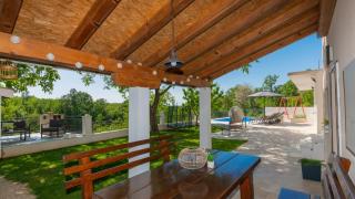 Holiday Home Kristina - Makarska by Villas Guide - 8