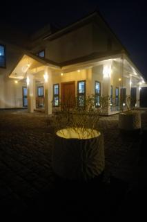 The Riverfield waterfront villa - 8