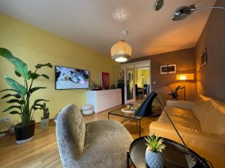 Checkpoint Charlie Apartment - Berlin - 6