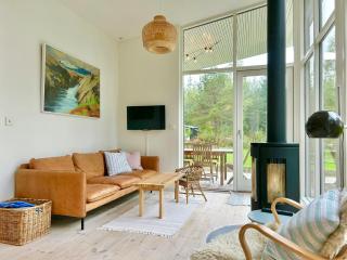 Modern Peninsula Cabin With Panoramic View - 8