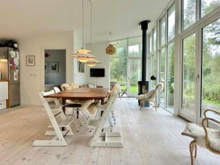 Modern Peninsula Cabin With Panoramic View - 3