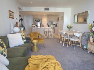 Amazing Avani Broadbeach - 3