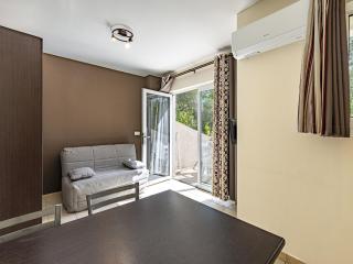 Lisa Maria E N60 3P7 - 0