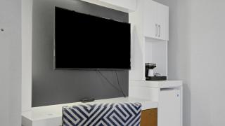 827 King Corner Near MetLife & American Dream - 5