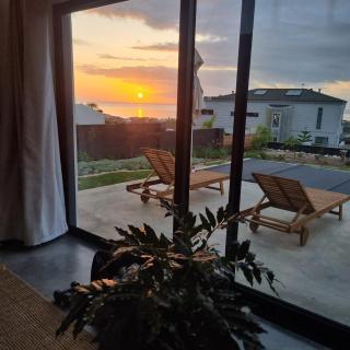 Athina House on Robberg Ridge with a view Walk to beach and mall - 5