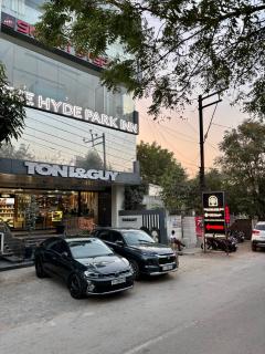 The Hyde Park Inn - 2