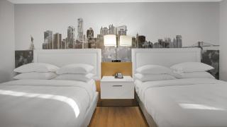 910 Double Queen Near MetLife & American Dream - 9