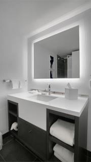 910 Double Queen Near MetLife & American Dream - 2