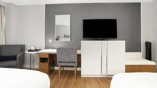 910 Double Queen Near MetLife & American Dream - 5