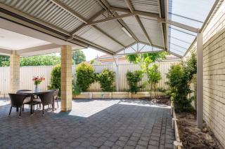 Ideal Home in Queens park - 7