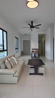 Cozy 2B2R Serviced Apartment near Saradise with Pool and Gym - 1