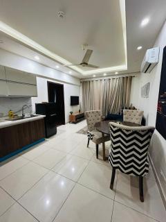 Elysium Apartment Studio and One Bedroom with Mountain and Centaurus Mall View Islamabad By LMY - 8