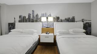 920 Double Queen Near MetLife & American Dream - 9