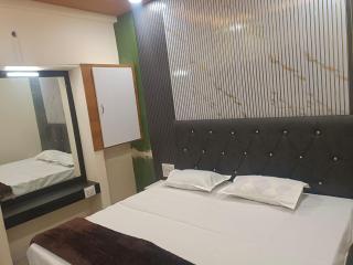 Shreeji Homestay - 0