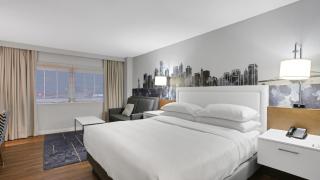 921 I Beautiful King Hotel Room - 5