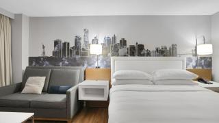 921 I Beautiful King Hotel Room - 8