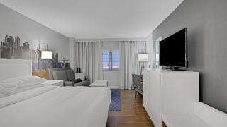 923 I Beautiful King Hotel Room - 7