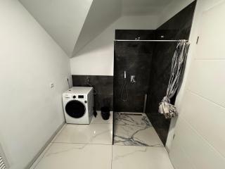 Moderne 4 Personen Unterkunft - 2