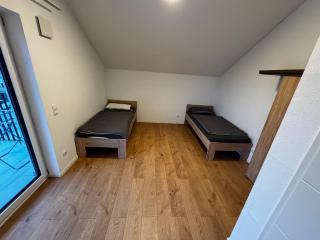 Moderne 4 Personen Unterkunft - 5