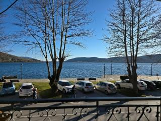 2Steps to the Lake - 0