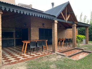 Casa Quinta con cancha de Padel en Colastine, SFe - 9