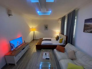 Trevors Home Place - 1