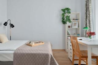 Cosy Apartment in Toruń with Desk Close to the Market by Noclegi Renters - 9