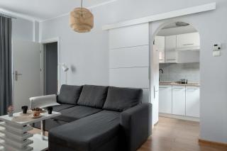 Cosy Apartment in Toruń with Desk Close to the Market by Noclegi Renters - 4
