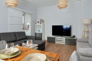 Cosy Apartment in Toruń with Desk Close to the Market by Noclegi Renters - 3